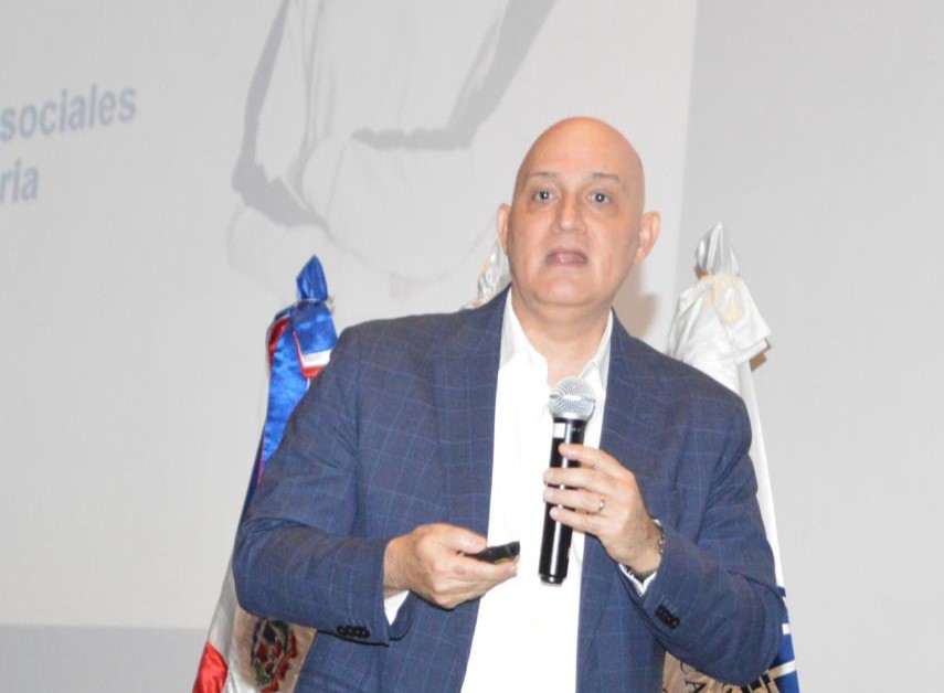 Pável Isa asegura préstamos para desastres “están dentro del presupuesto”