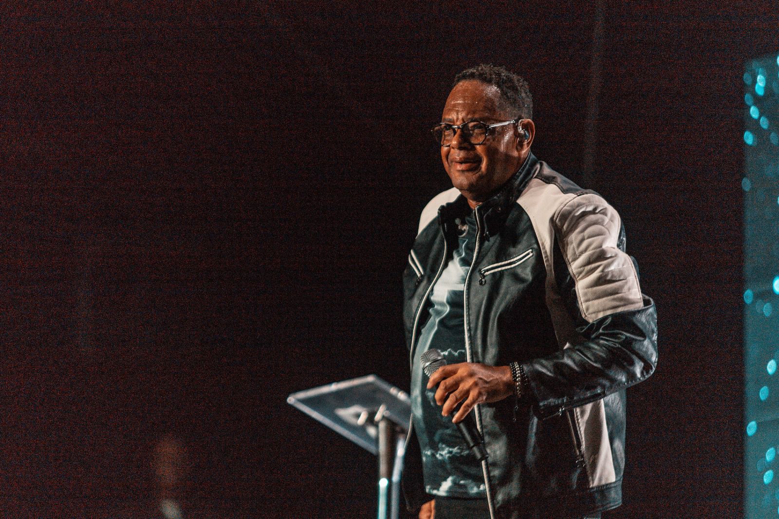 Rafa Campusano, el pastor que grabó un video musical en la 42 y alaba a Dios con merengue