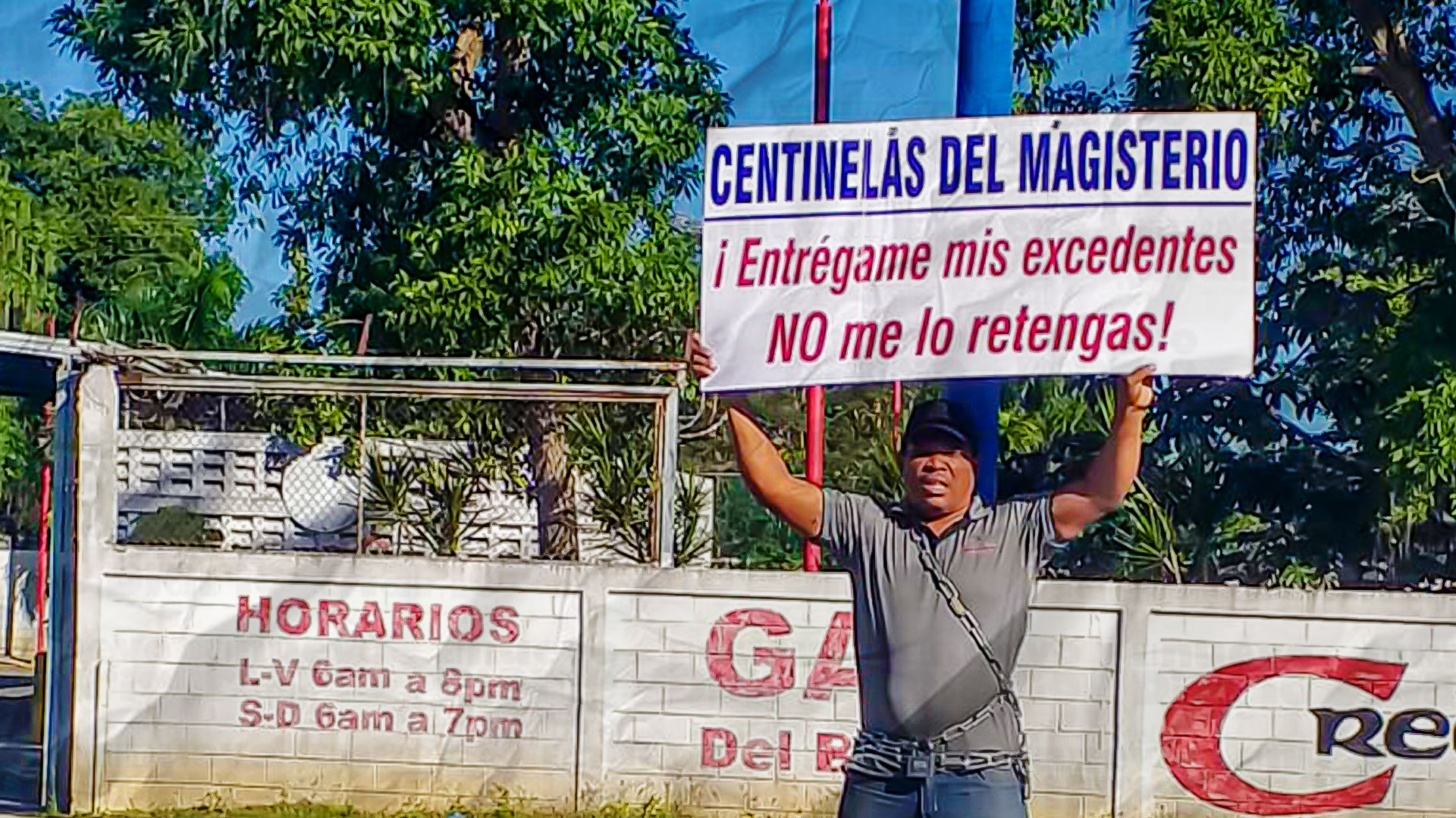 Socio de COOPNAMA se encadena exigiendo entrega de excedentes anuales