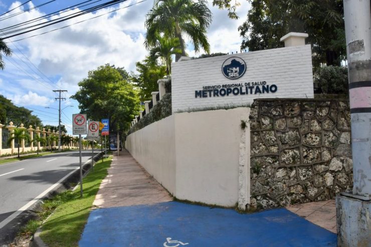 El muro frente al Palacio Nacional al borden del desplome, reportado por END, será intervenido
