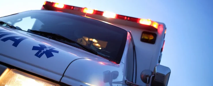 Al menos cuatro muertos tras colisionar ambulancia con un autobús en Italia