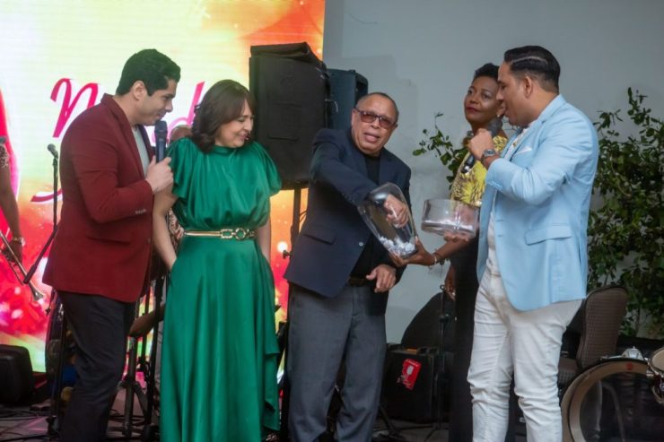 Acroarte celebra gala de navidad inspirada en el legado de Johnny Ventura