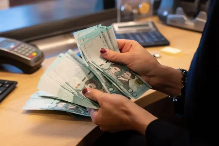 Empresas deben completar a partir de hoy el aumento al salario mínimo aprobado en 2023