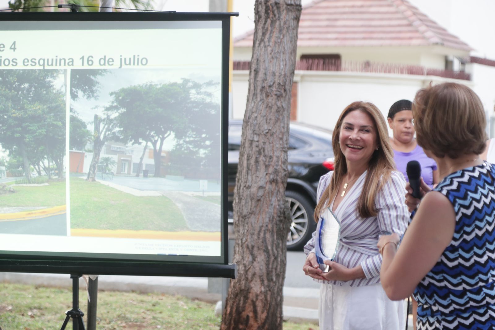 Junta de vecinos de Bella Vista reconoce a la alcaldesa Carolina Mejía por la revitalización de los espacios públicos en el sector