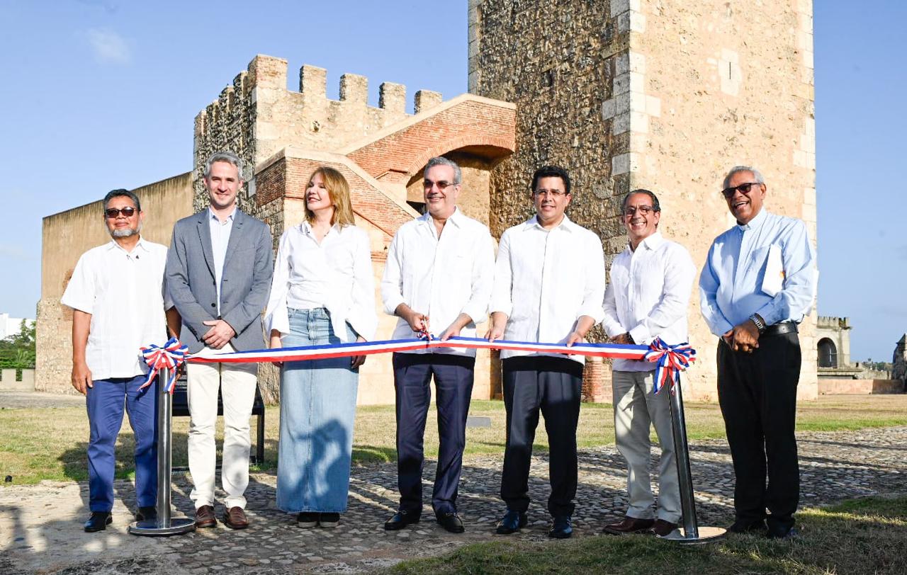 Abinader y Collado inauguran remozamiento Calle Las Damas y Museo Fortaleza de Santo Domingo