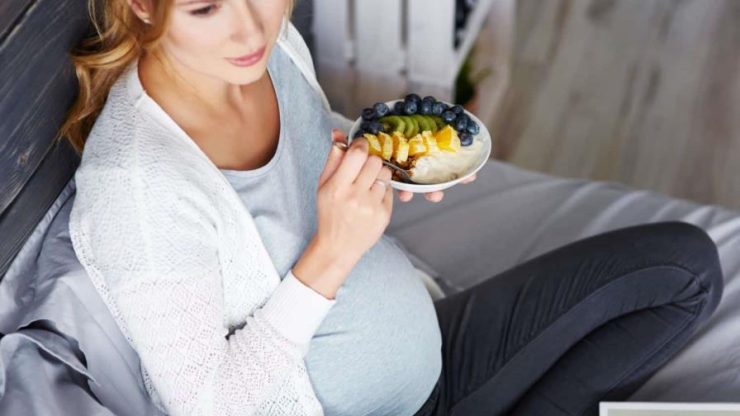 La dieta materna puede influir en los rasgos faciales del bebé, según estudio