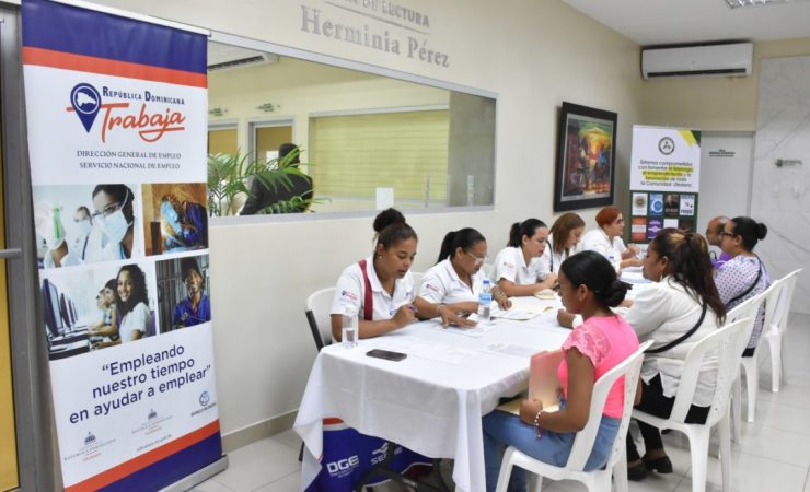 Ministerio de Trabajo invita a feria de empleos en Santo Domingo con 250 vacantes