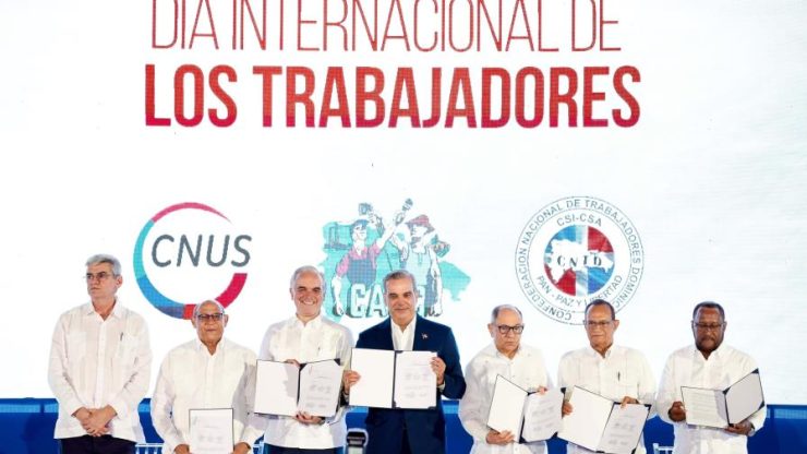 Gobierno y sindicalistas firman pacto para introducir mejoras en salarios y seguridad social