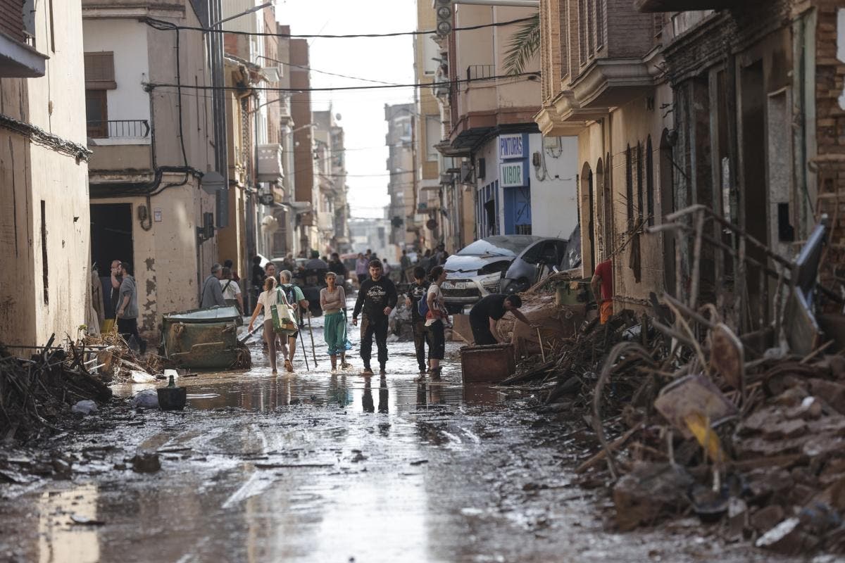 Cientos de latinoamericanos aislados por el temporal en Valencia