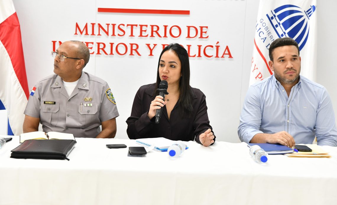 Faride Raful promete fortalecer seguridad ciudadana y mejorar el tránsito en SD